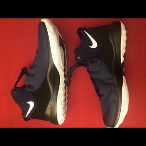 Nike Zoom Rev II TB *brand new*